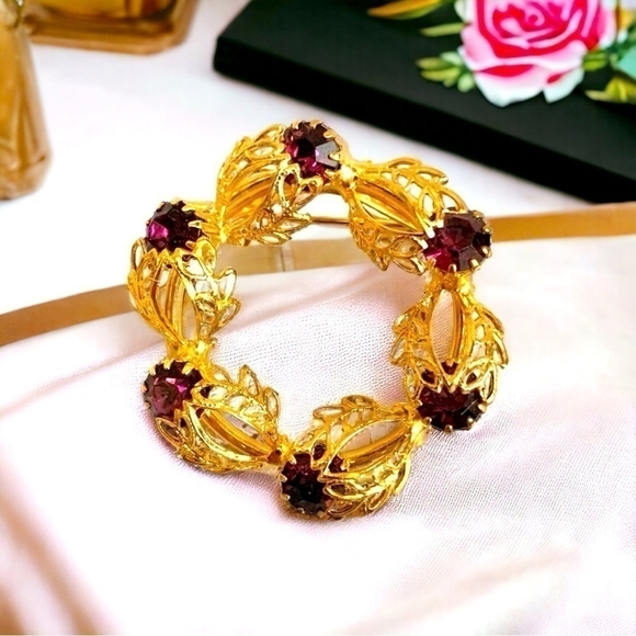 Vintage Jewelry - Vintage Brooch Gold Tone Wreath Purple Crystal Brooch Amethyst Pin Brooch Jewelr